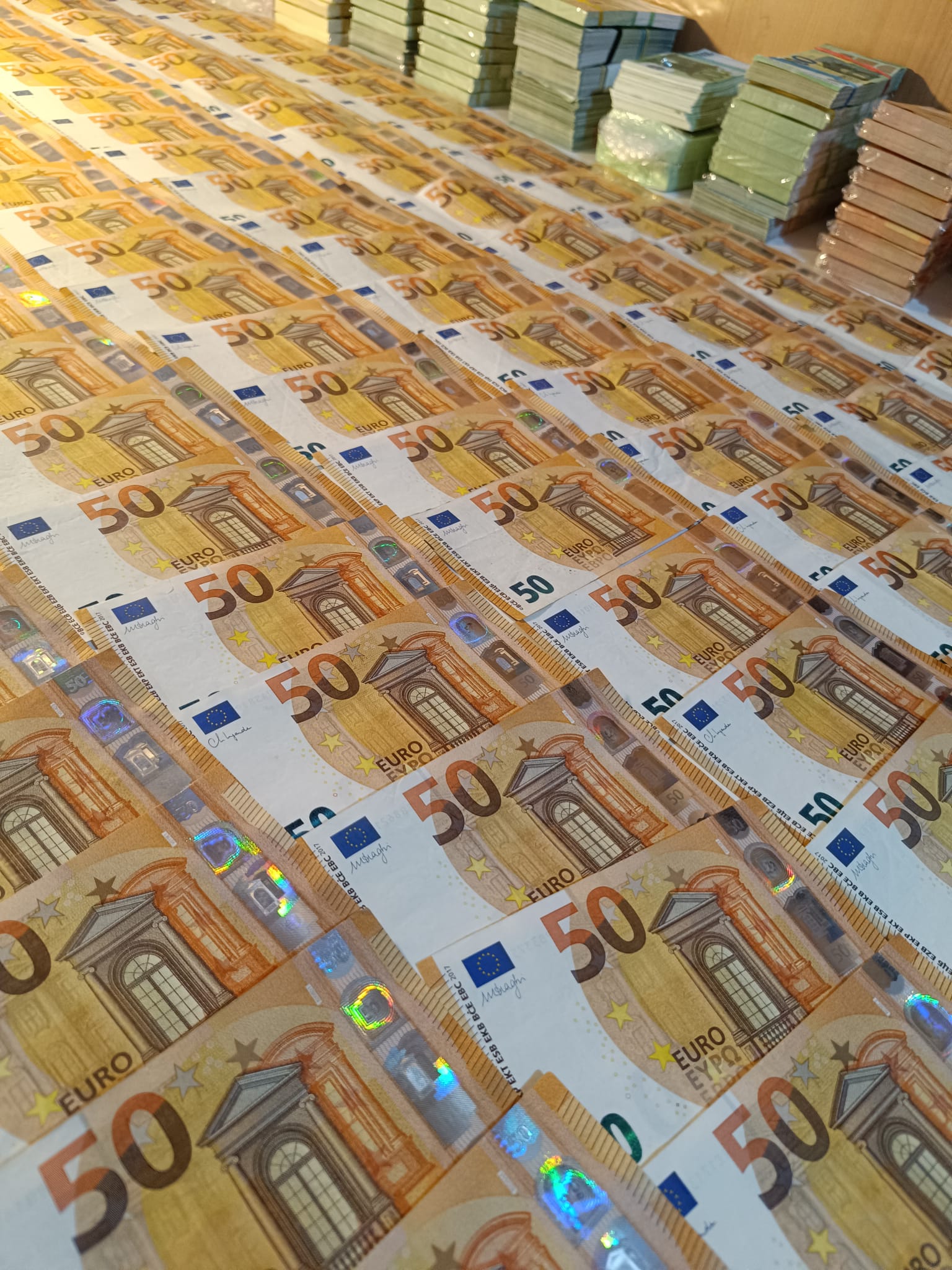 What are prop banknotes and who uses them?