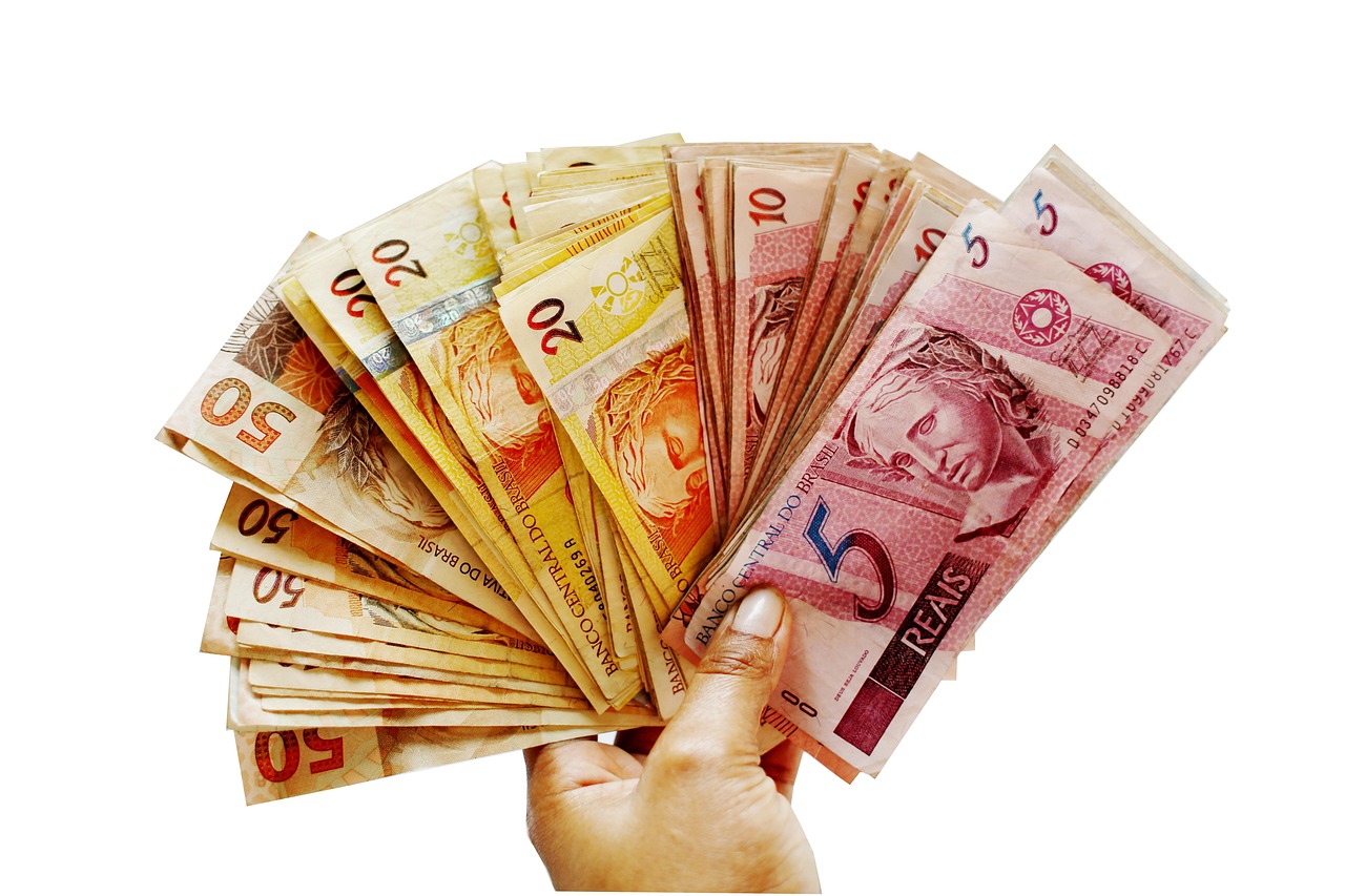 Who uses prop money